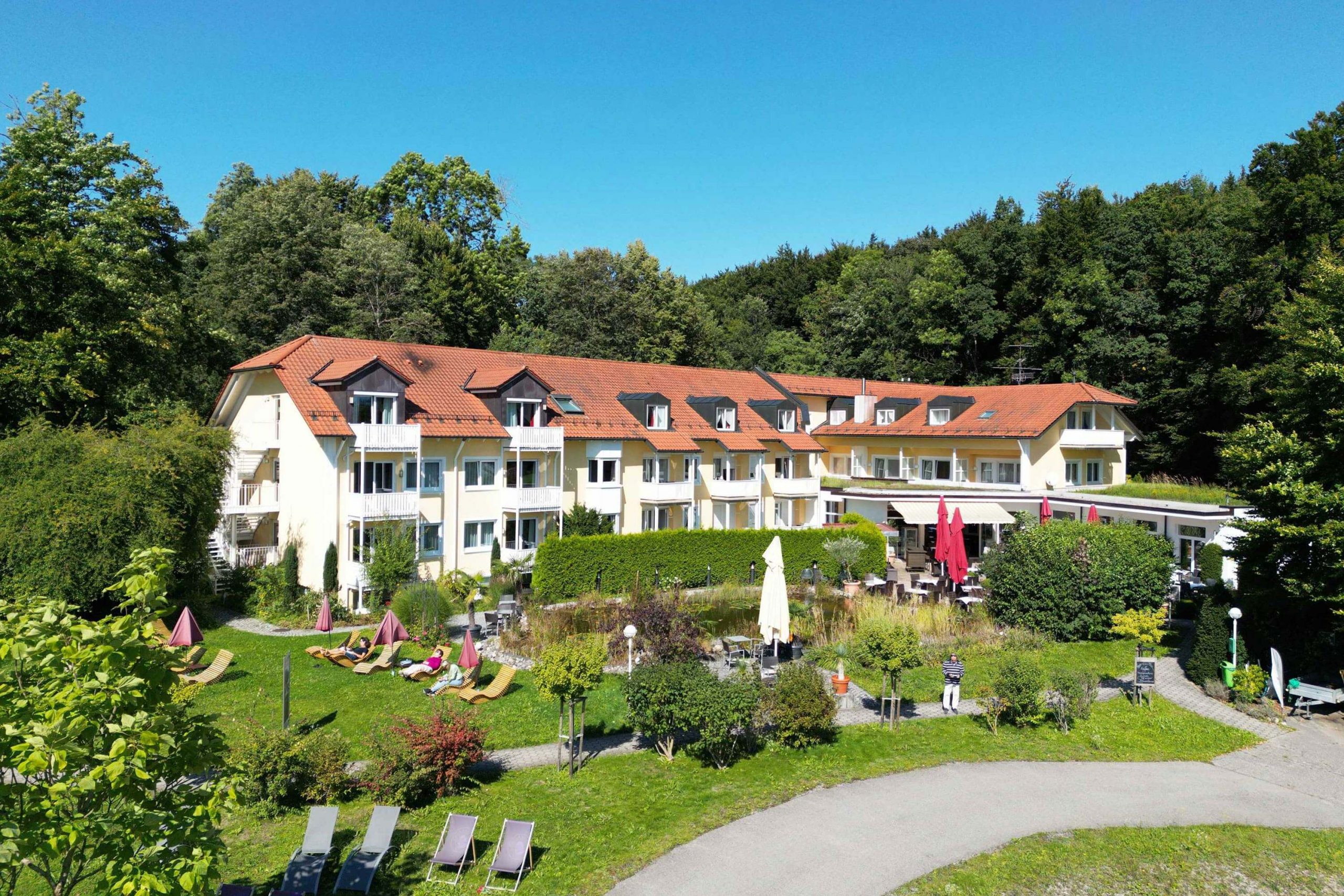 Ringhotel-Sonneck-Bad-Wörrishofen-Sonneck-im-Sommer